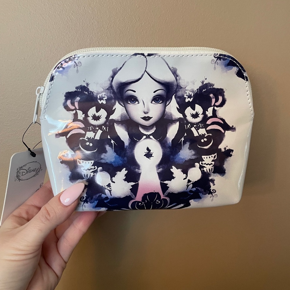 Disney x Hot Topic Alice in Wonderland Cosmetic Case